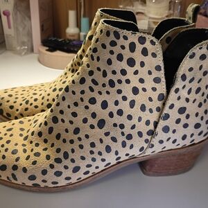 Dolce Vita Spotted Tan and Black Ankle Booties